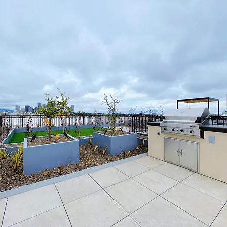 Westwood Penthouse 3 Bedroom 2 Bath W Gym, Balcony, Parking-3