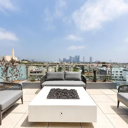 Westwood Penthouse 3 Bedroom 2 Bath W Gym, Balcony, Parking-2